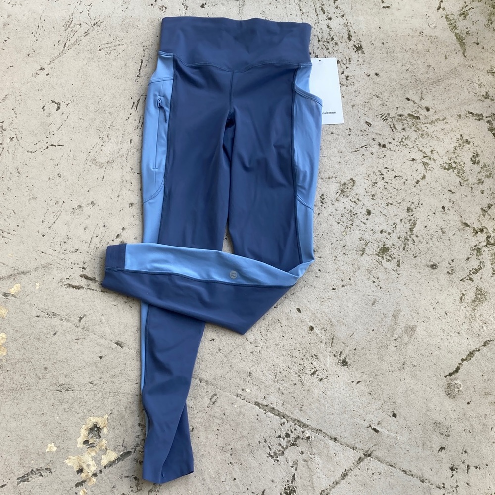 NWT Lululemon fast and Fri tight glow size 4